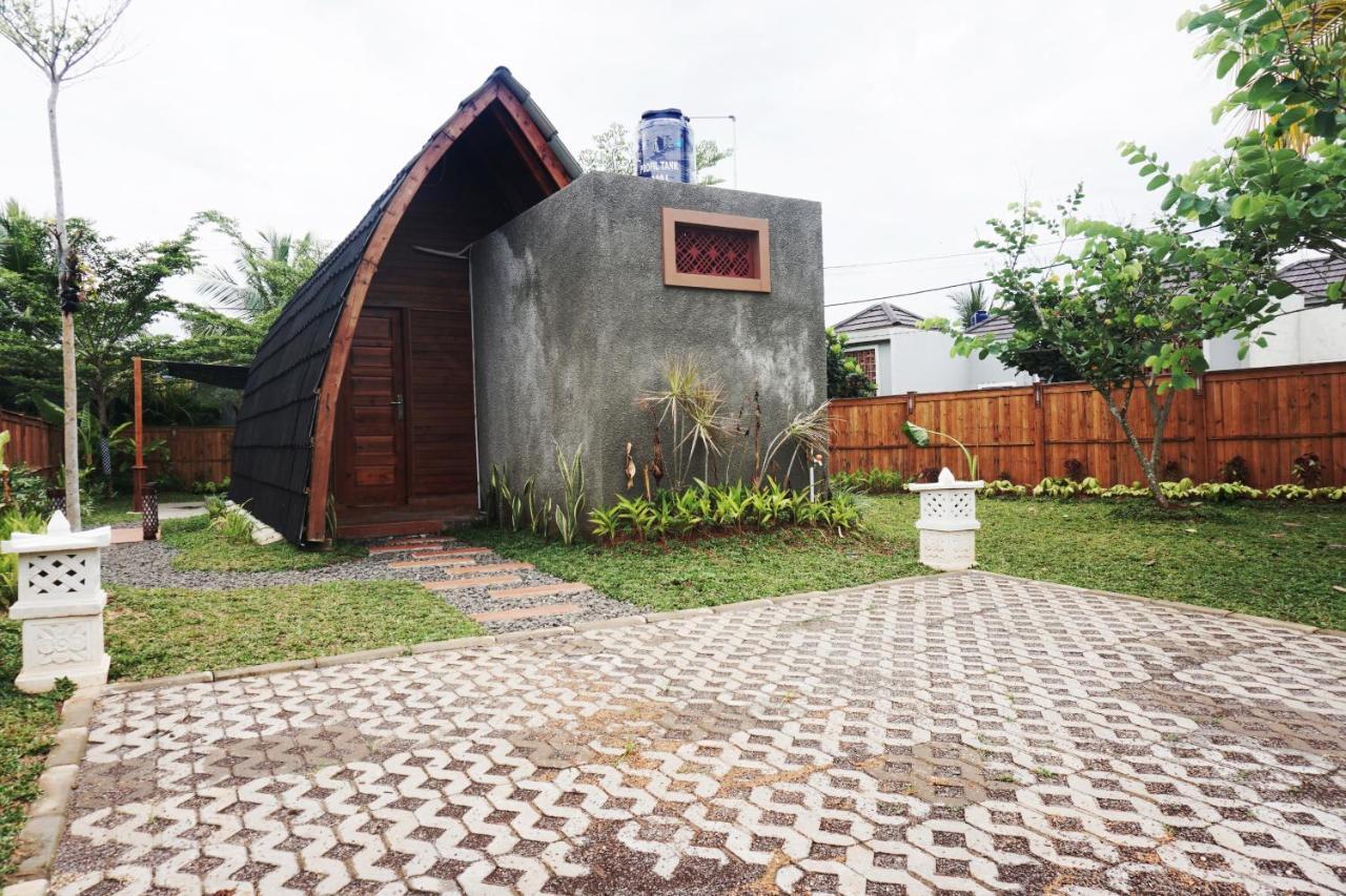 Collection O 9 Villa Ubud Anyer Esterno foto